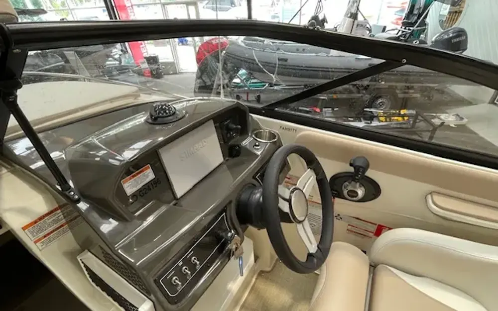 slider 11 Bayliner VR6 Cuddy