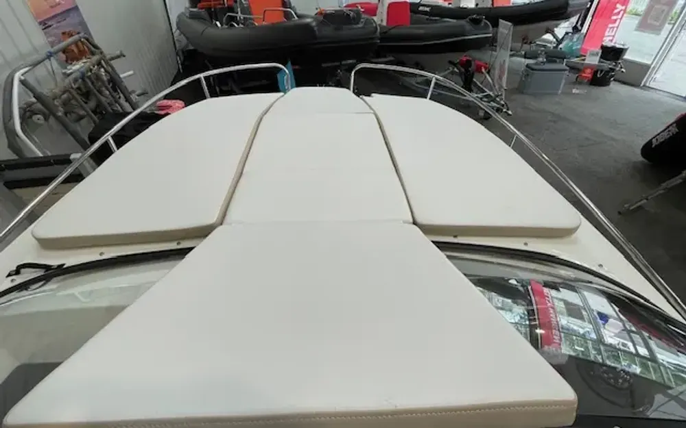 slider 13 Bayliner VR6 Cuddy