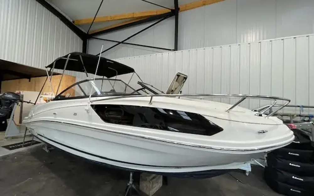 slider 3 Bayliner VR6 Cuddy