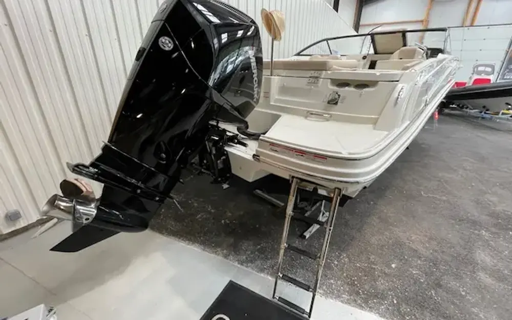 slider 5 Bayliner VR6 Cuddy