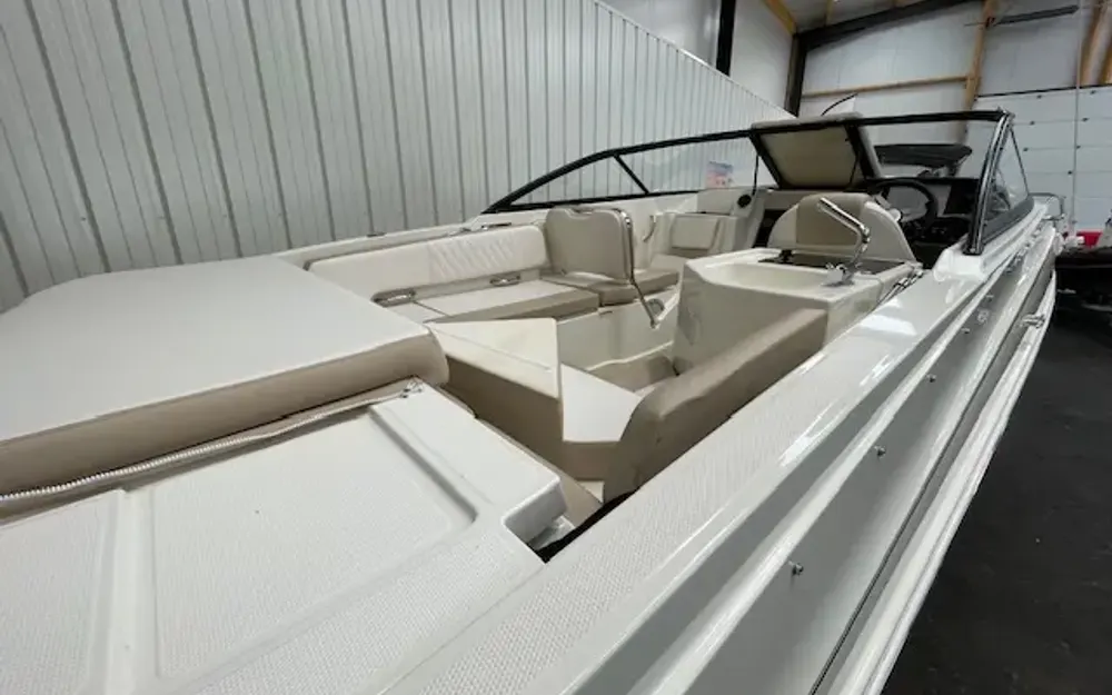 slider 6 Bayliner VR6 Cuddy