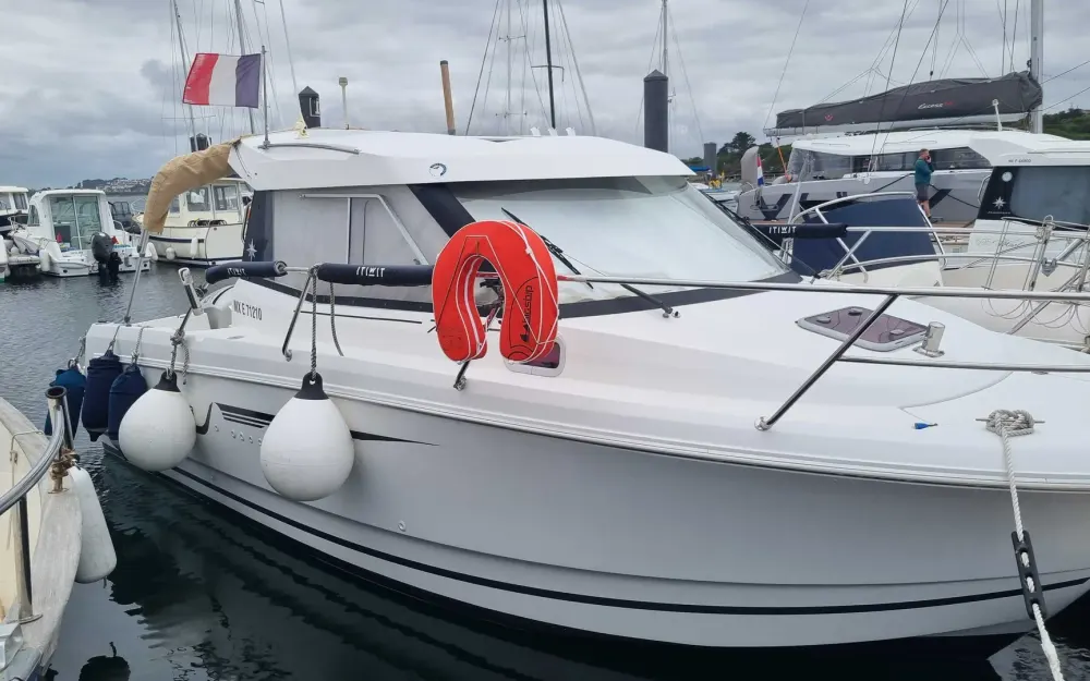 slider 0 Jeanneau Merry Fisher 755