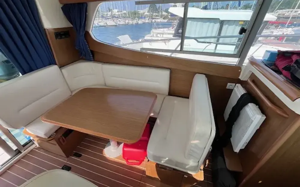 slider 13 Jeanneau Merry Fisher 925