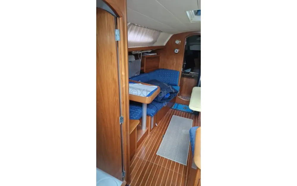 slider 10 Jeanneau Sun Odyssey 37