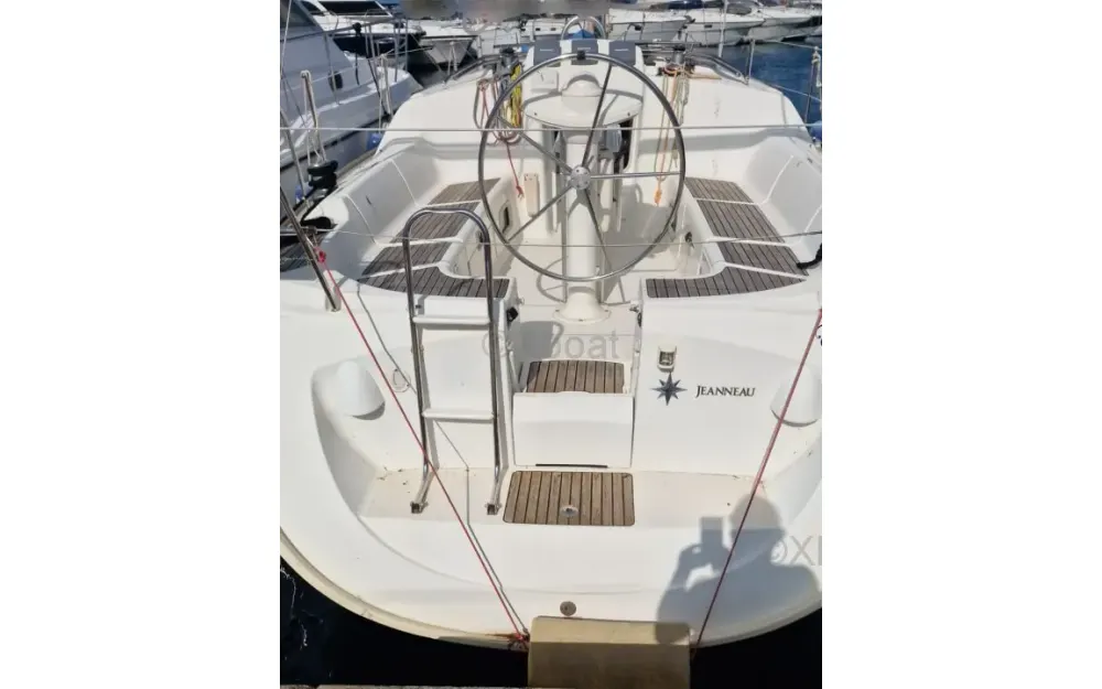 slider 1 Jeanneau Sun Odyssey 37