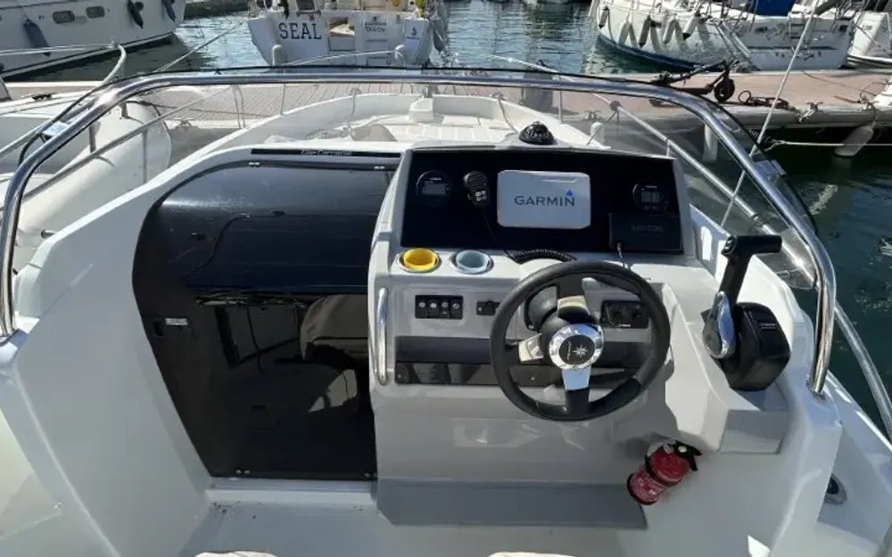 slider 1 Jeanneau Cap Camarat 6.5 WA Serie 3