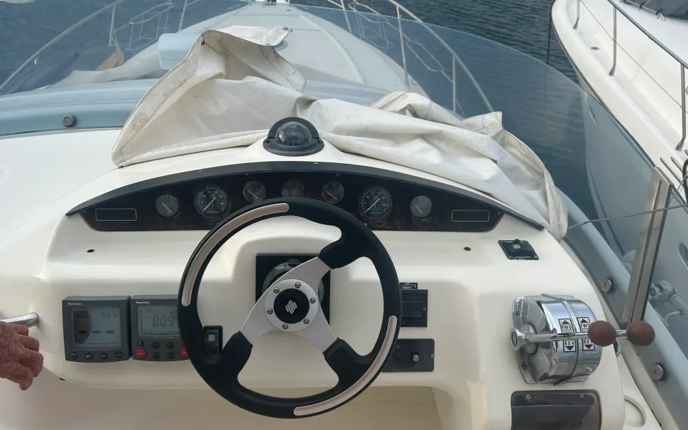 slider 9 Cranchi Atlantique 40 Fly