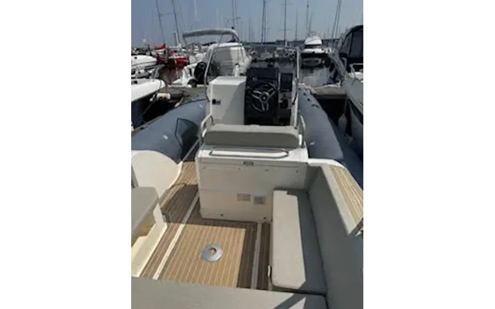 slider 11 Capelli Tempest 800