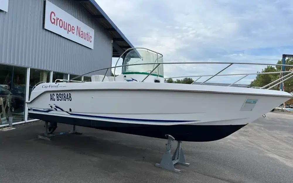 slider 0 B2 Marine Cap Ferret 650