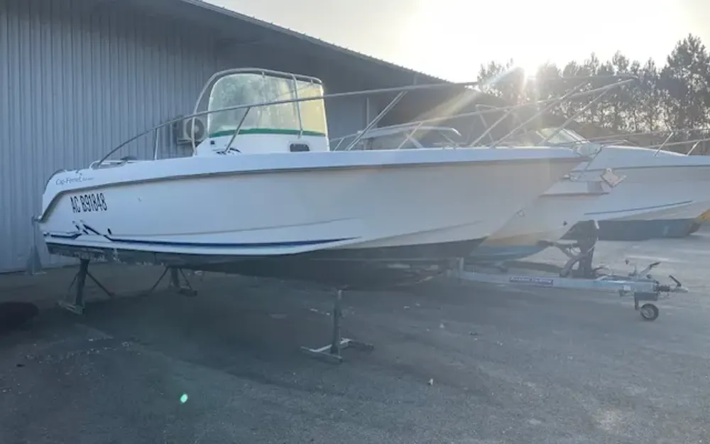 slider 5 B2 Marine Cap Ferret 650