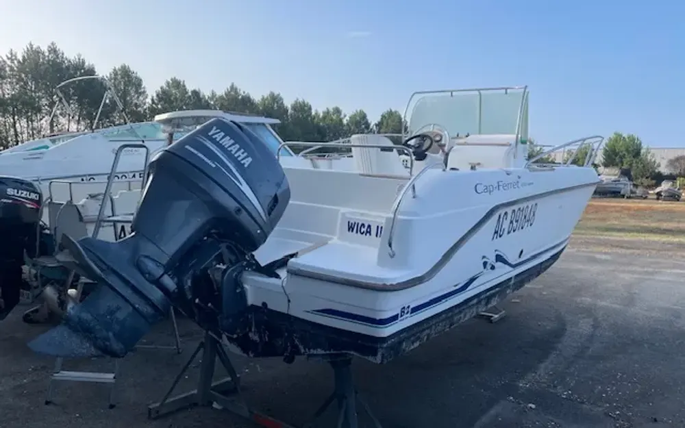 slider 8 B2 Marine Cap Ferret 650