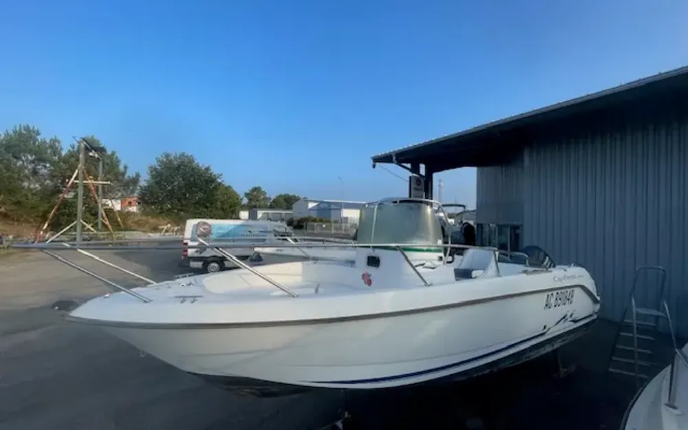 slider 2 B2 Marine Cap Ferret 650
