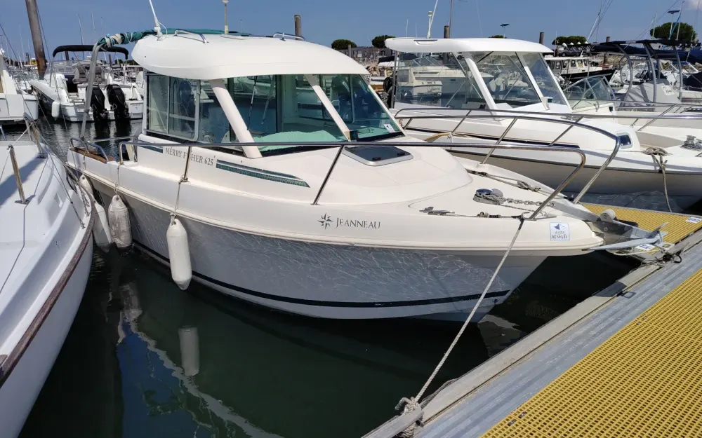 slider 0 Jeanneau Merry Fisher 625