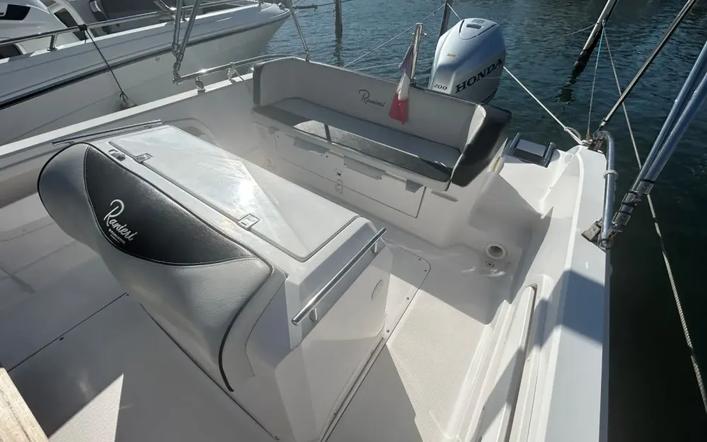 slider 2 Ranieri Voyager 23 S