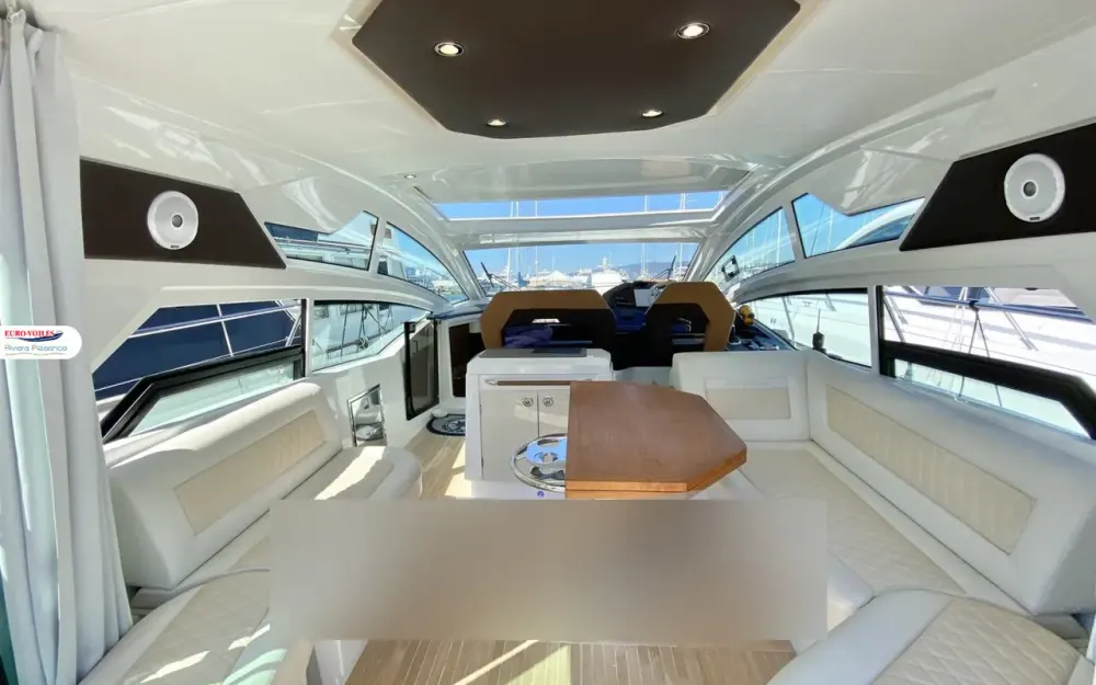 slider 4 Beneteau Gran Turismo 46