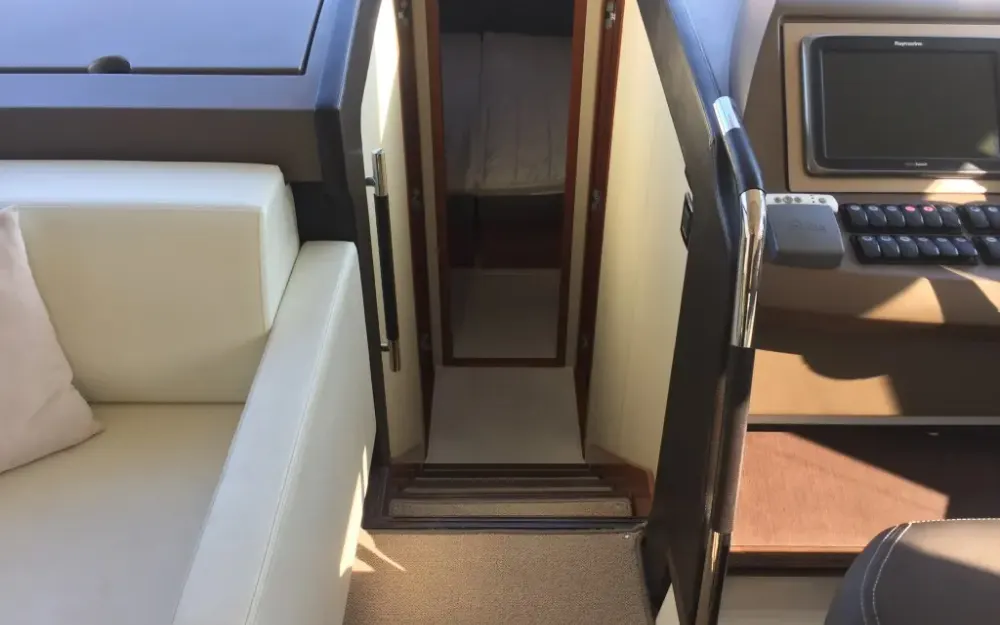 slider 14 Prestige Yachts Prestige 500 Fly