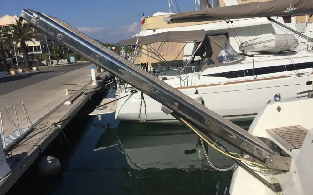 slider 2 Prestige Yachts Prestige 500 Fly