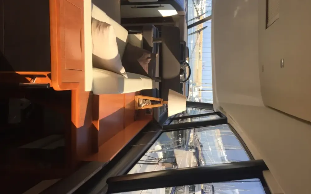 slider 5 Prestige Yachts Prestige 500 Fly