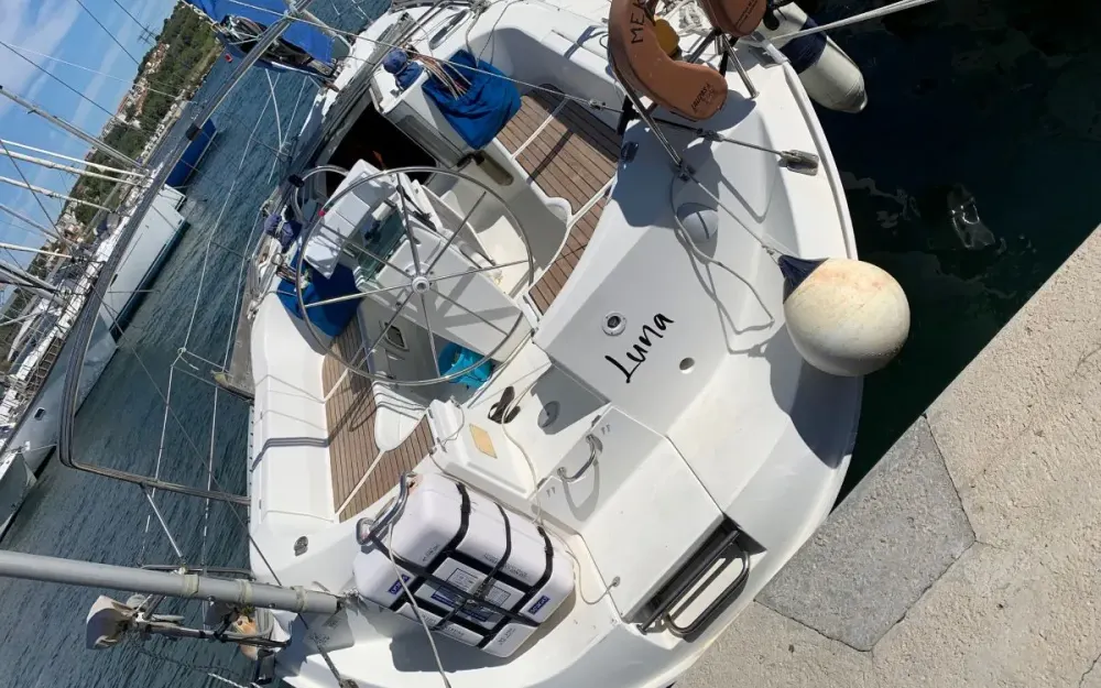 slider 4 Beneteau Oceanis 351