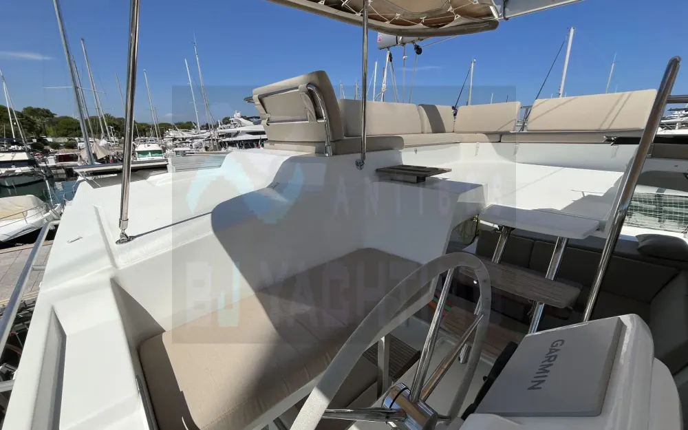slider 9 Fountaine Pajot Elba 45