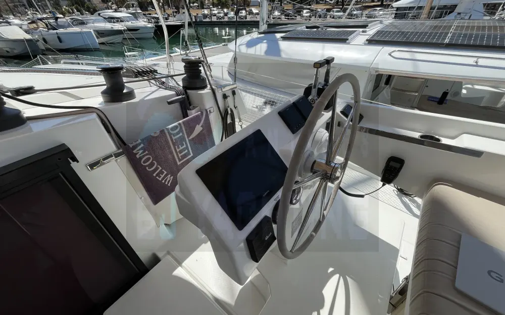 slider 10 Fountaine Pajot Elba 45