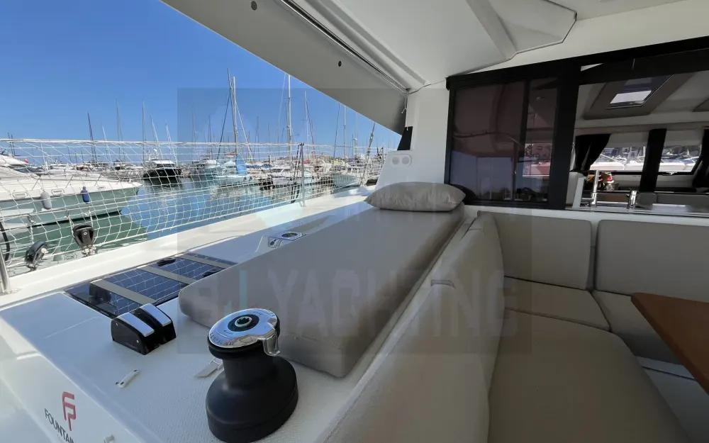 slider 11 Fountaine Pajot Elba 45