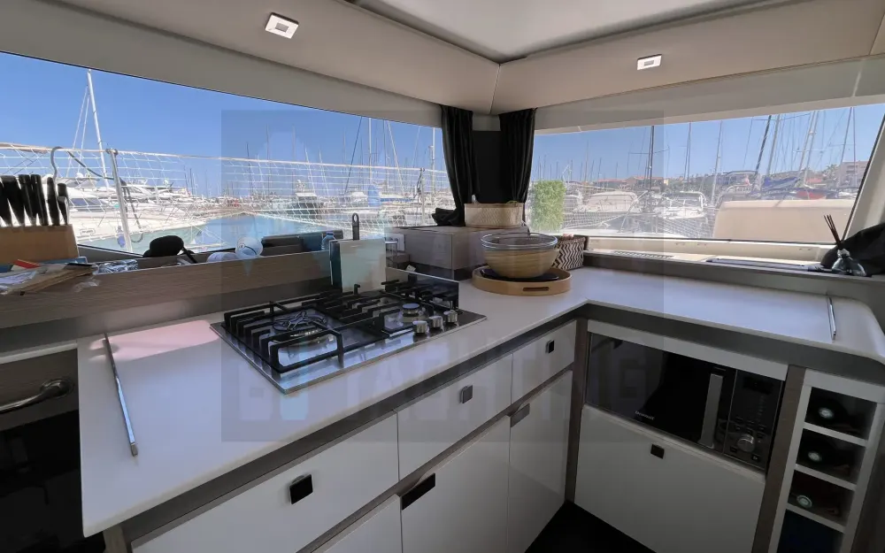 slider 13 Fountaine Pajot Elba 45