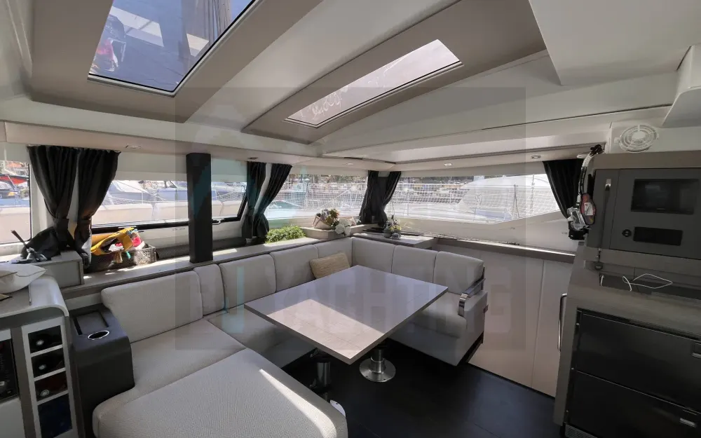 slider 17 Fountaine Pajot Elba 45