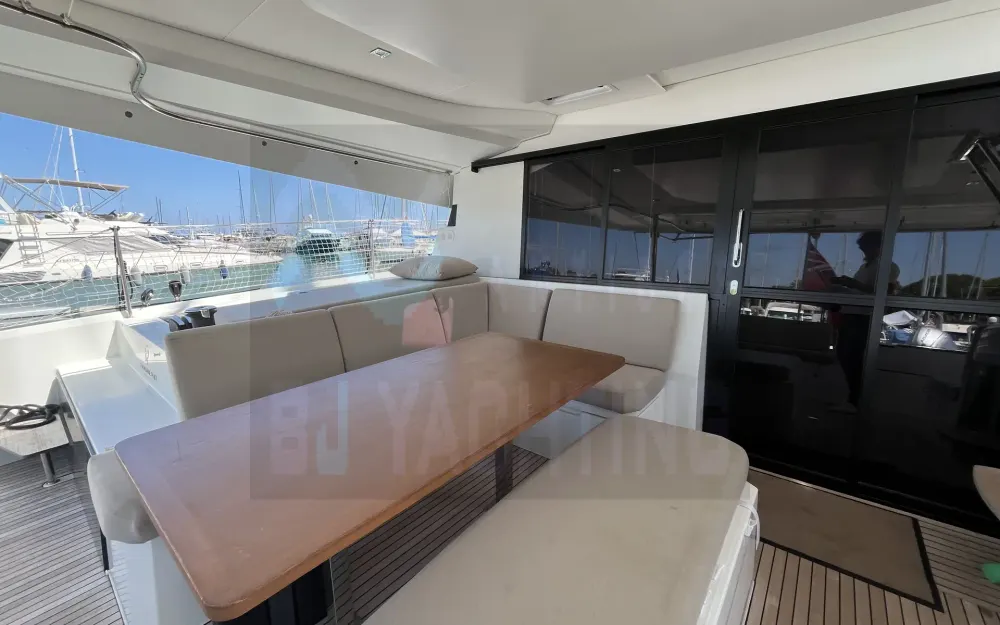 slider 18 Fountaine Pajot Elba 45