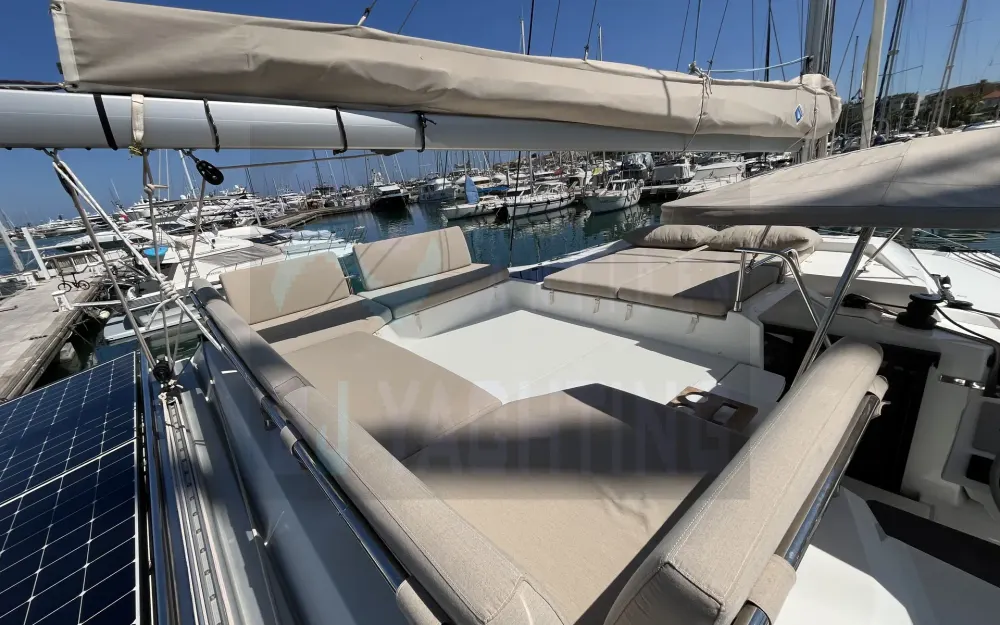 slider 6 Fountaine Pajot Elba 45