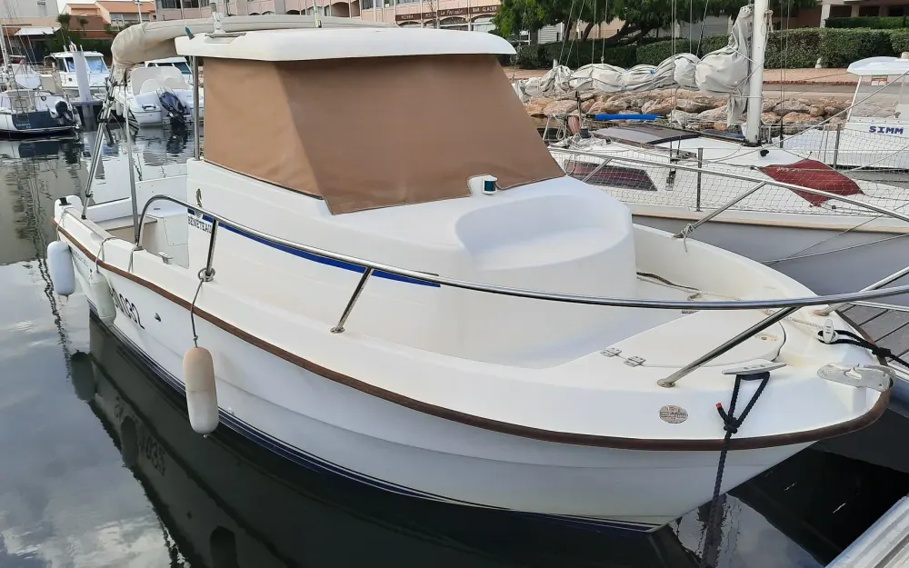 slider 1 Beneteau Antares 620