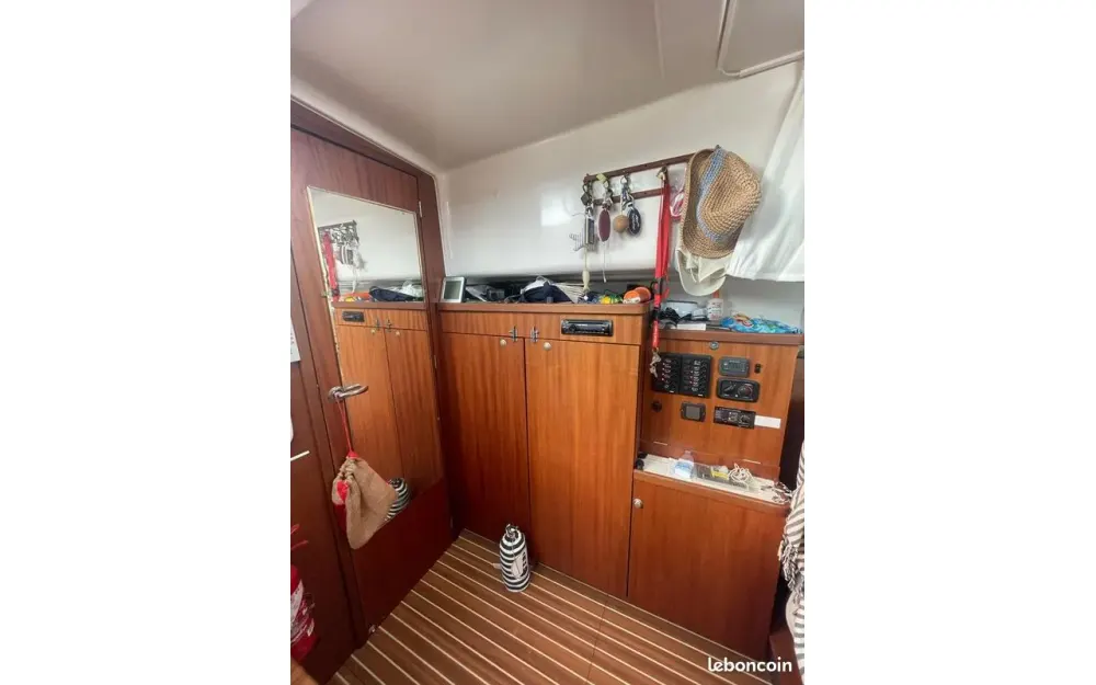 slider 8 Delphia  1050 Escape