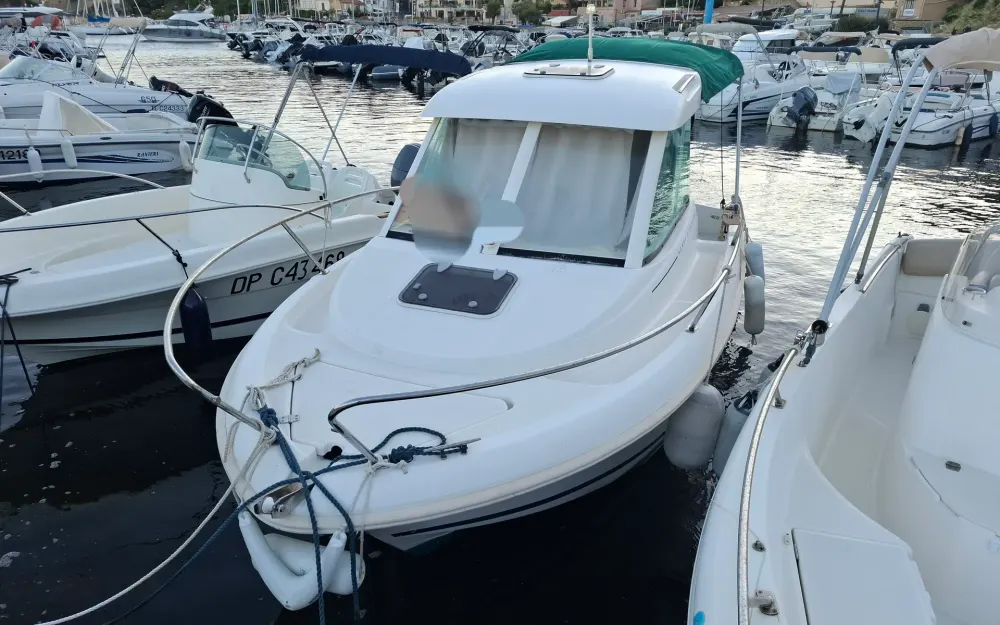 slider 0 Jeanneau Merry Fisher 585