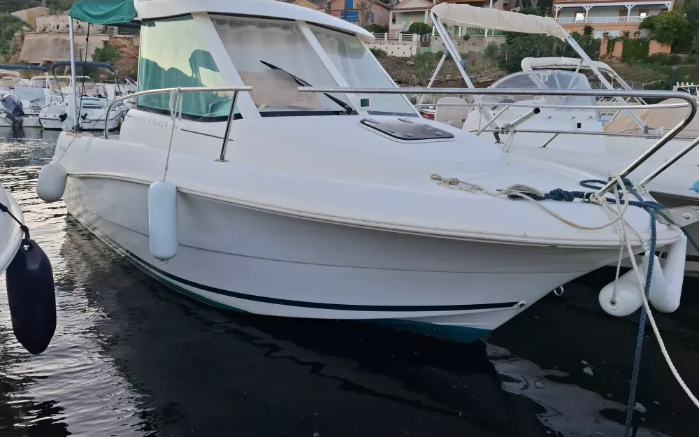 slider 1 Jeanneau Merry Fisher 585