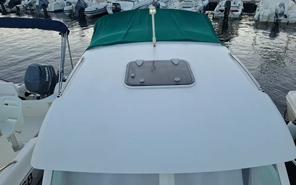 slider 13 Jeanneau Merry Fisher 585