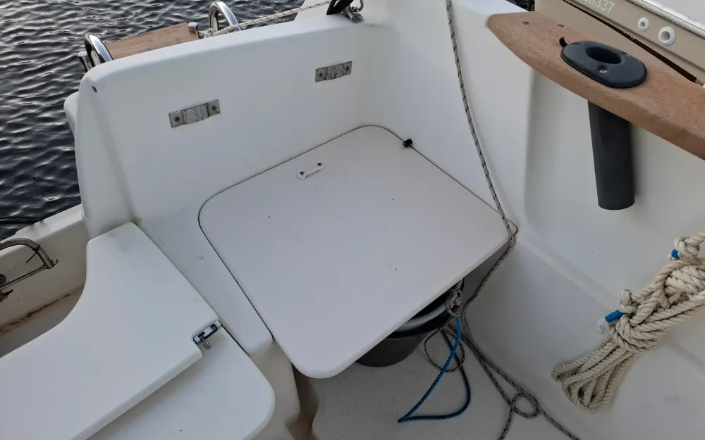 slider 21 Jeanneau Merry Fisher 585