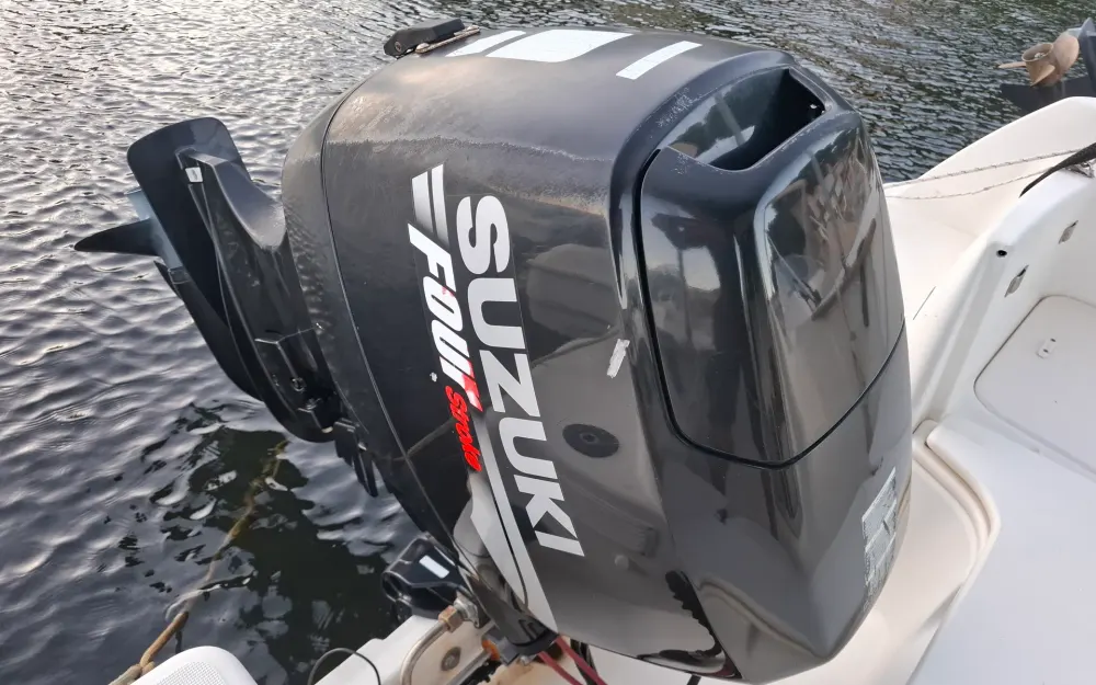 slider 2 Jeanneau Merry Fisher 585