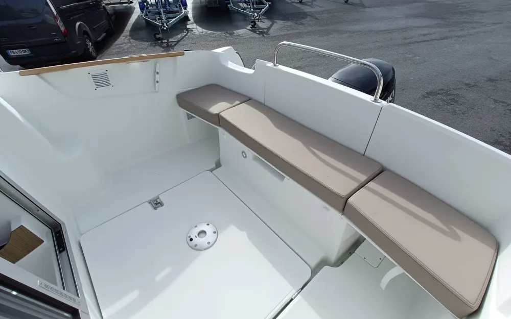 slider 17 Beneteau Antares 580 HB