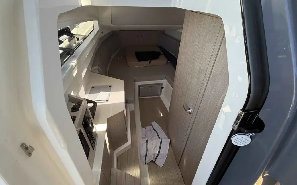 slider 29 Capelli Tempest 1000WA