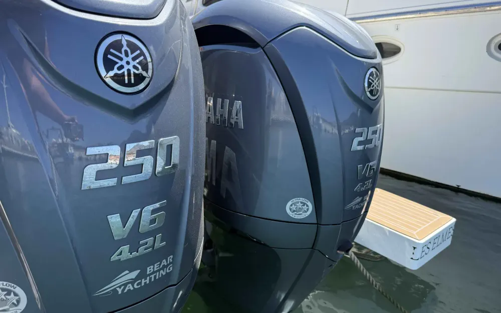 slider 8 Capelli Tempest 1000WA