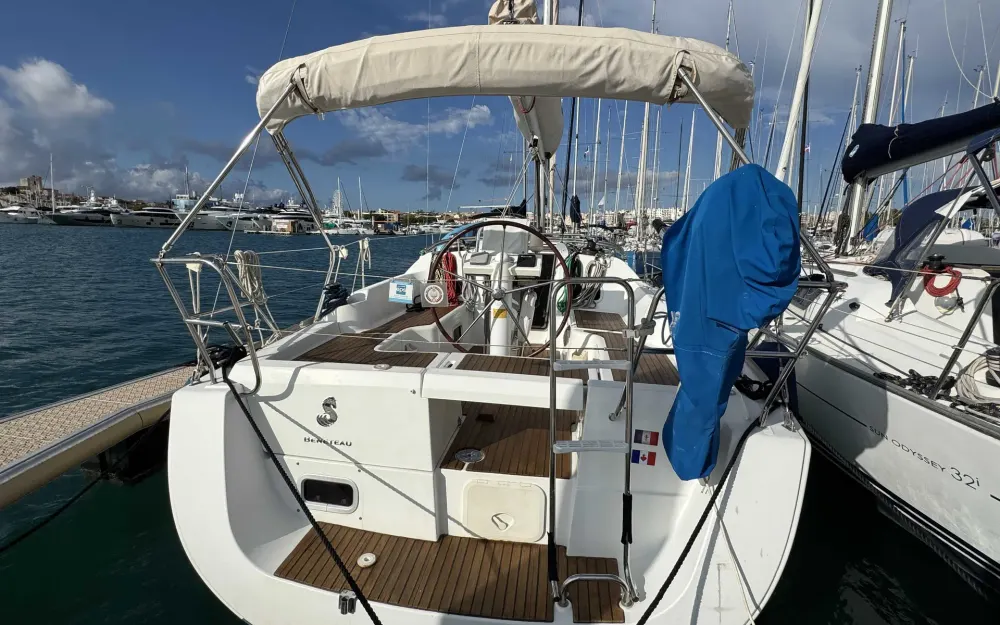 slider 2 Beneteau Oceanis 31