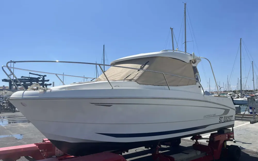 slider 0 Beneteau Antares 6.80