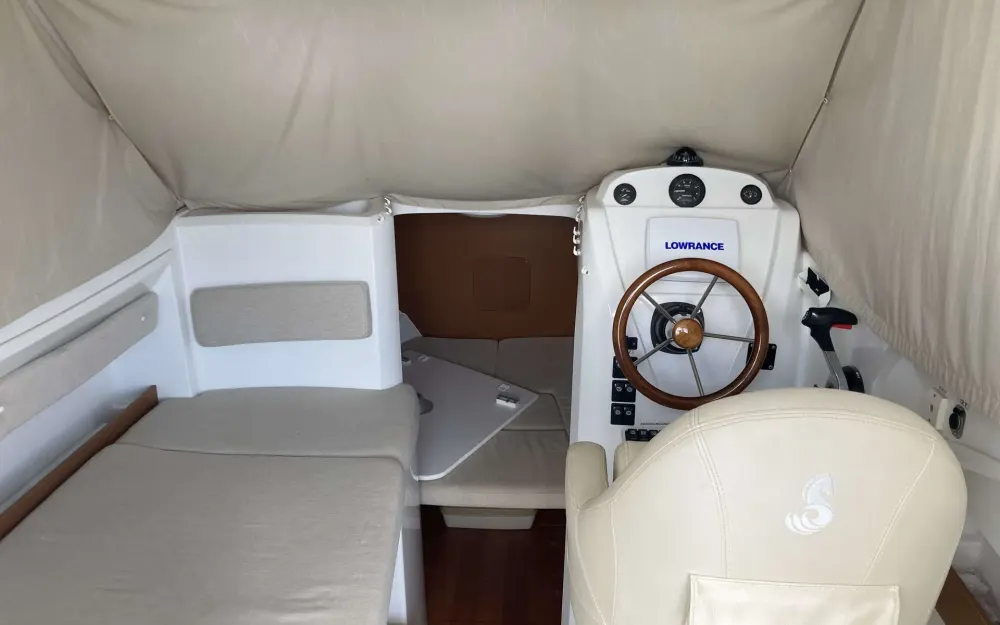 slider 3 Beneteau Antares 6.80