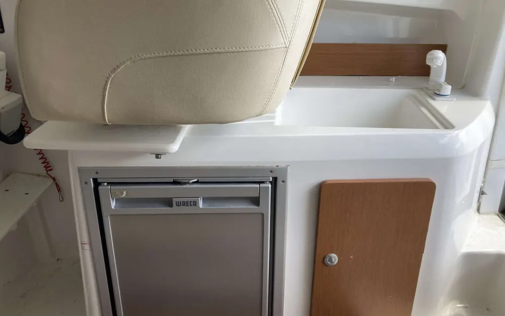 slider 6 Beneteau Antares 6.80