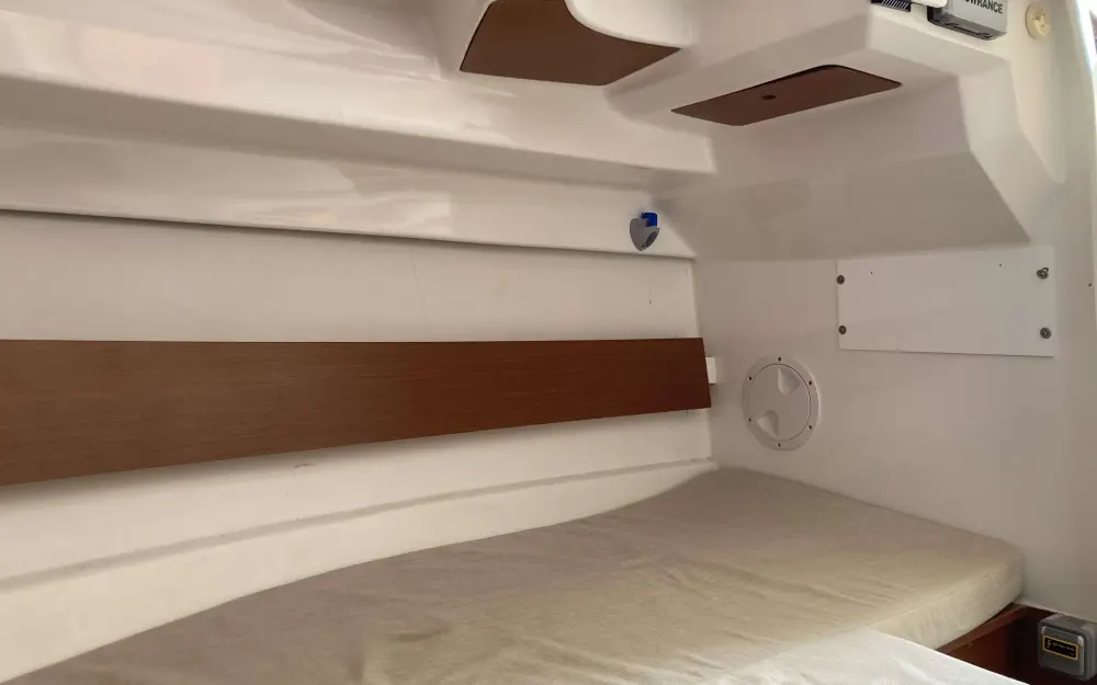 slider 8 Beneteau Antares 6.80
