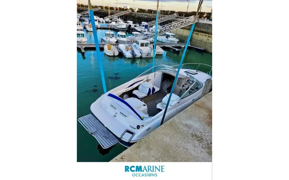slider 1 Bayliner Capri 212