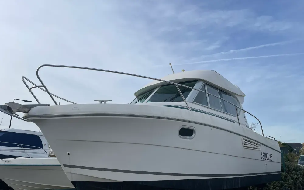 slider 0 Jeanneau Merry Fisher 805