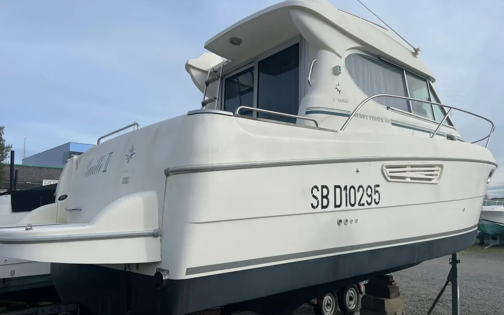 slider 2 Jeanneau Merry Fisher 805