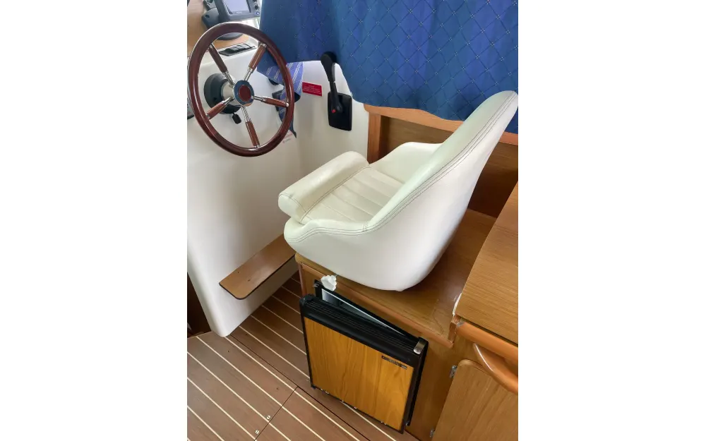 slider 5 Jeanneau Merry Fisher 805