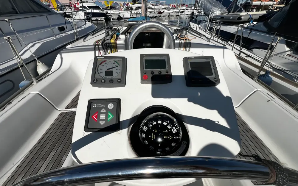 slider 1 Jeanneau Sun Odyssey 37